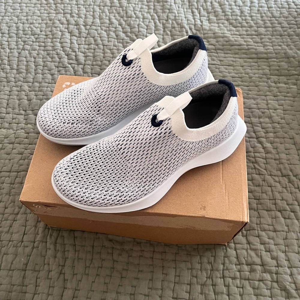 Women’s Allbirds Tree Dasher Relay Size 8 Blizzard/Hazy Cobalt/Clarity Blue EUC